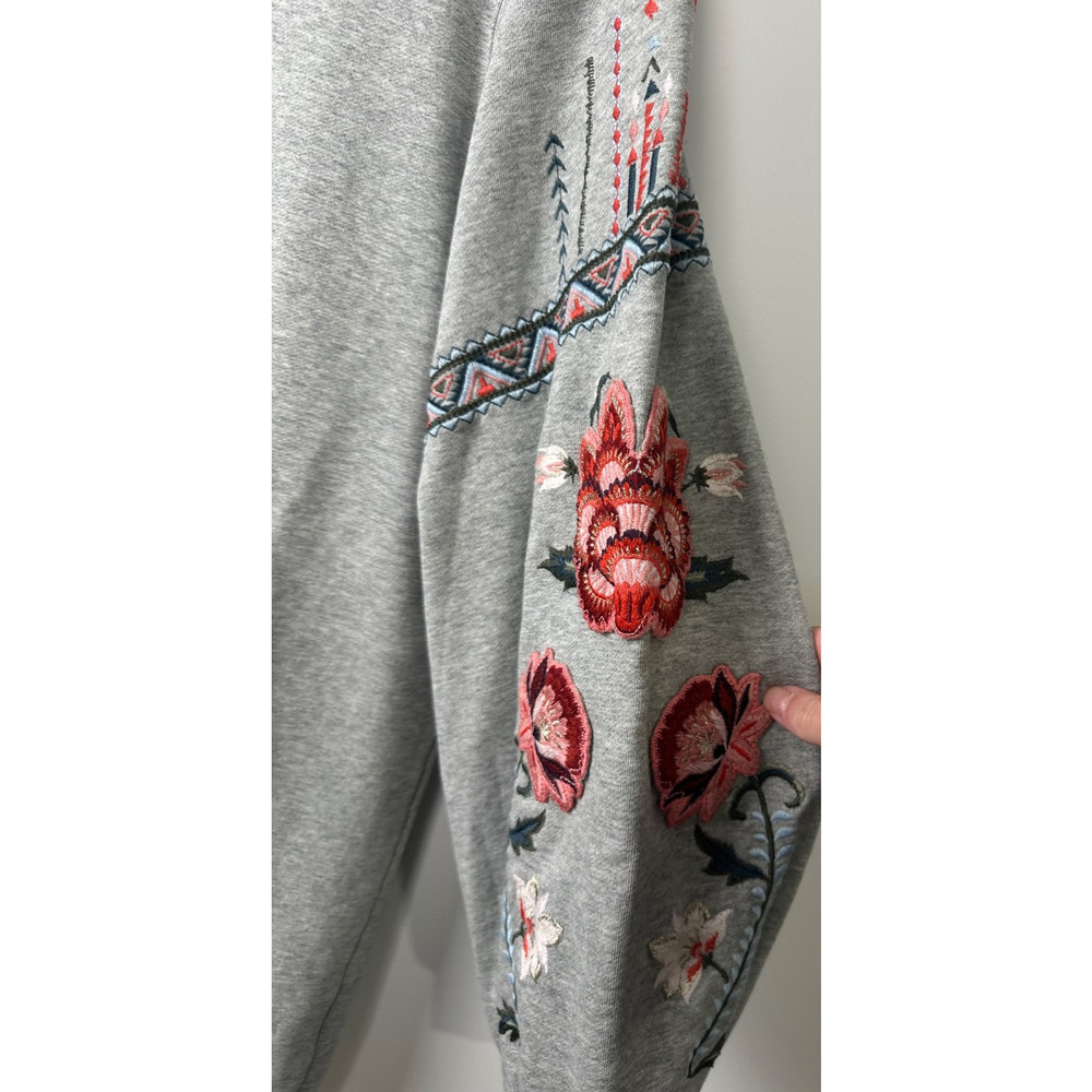 DRIFTWOOD Gray Women’s S Dani Sweatshirt oversized Floral Embroidery Boho A24 - Picture 3 of 6